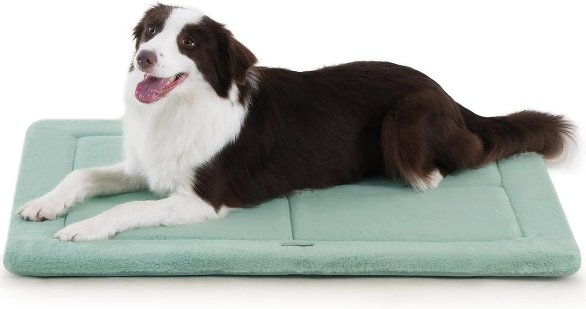 Made4Pets Dog Crate Pad Bed for Medium Large Dogs, Washable & Reversible, Anti-Slip Kennel Mat for Cozy Sleeping, Soft Fluffy Dog Bed for Indoor & Outdoor Use, 35"x23", Green
