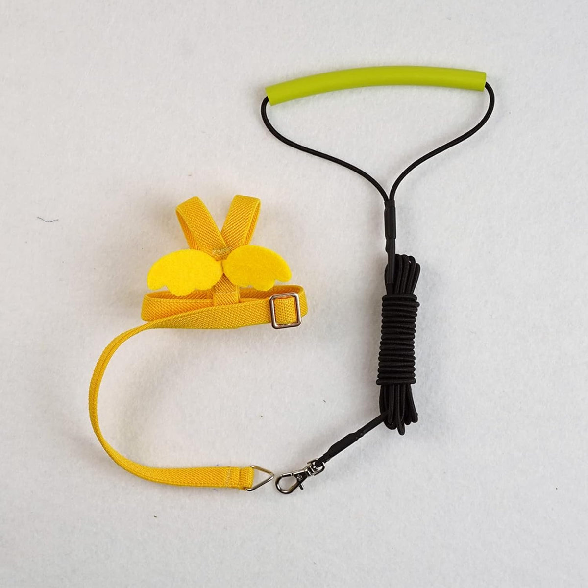 Pet Parrot Bird Harness Leash Adjustable Bird Flying Harness Traction Rope with Cute Wing for Parrots Pigeons Budgerigar Lovebird Cockatiel Mynah Outdoor Training Toy (M, Yellow)