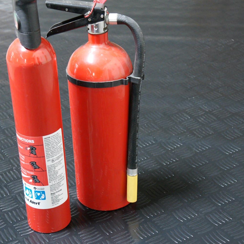 Rubber-Cal Diamond-Grip Floor Mat