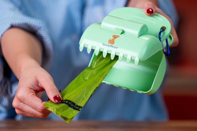 Doodyskupar Portable Pooper Scooper – High-Tension Precision Claw with Bag Holder, Ultra-Lightweight (Under 5 oz) Ergonomic Control, Universal Fit for All Breeds, Starter Bags Included