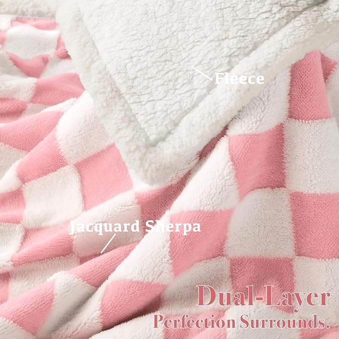 Ohocut Checkered Dog Blanket, Pink Jacquard Sherpa Blankets for Small Dog and Cats, Cute Aesthetic Style Fluffy Fleece Pets Blanket for Couch Protection Washable, 25"x35"