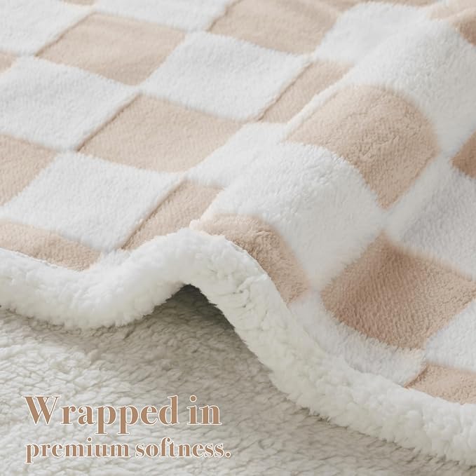 Ohocut Checkered Dog Blanket, Beige Khaki Jacquard Sherpa Blankets for Small Dog and Cats, Cute Aesthetic Style Fluffy Fleece Pets Blanket for Couch Protection Washable, 25"x35"