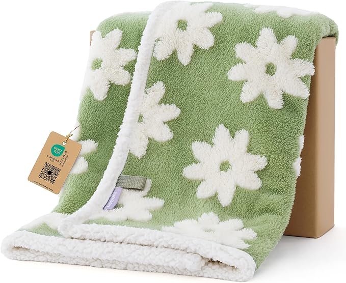 LE SURE Waterproof Dog Blankets for Small Dogs Cute Cozy 3D Jacquard,25x35 | Puppy Blanket for Cat Aesthetic Gift, Warm Soft Sherpa Throw Washable, Reversible Pet Couch Protector, Flower Garden Green
