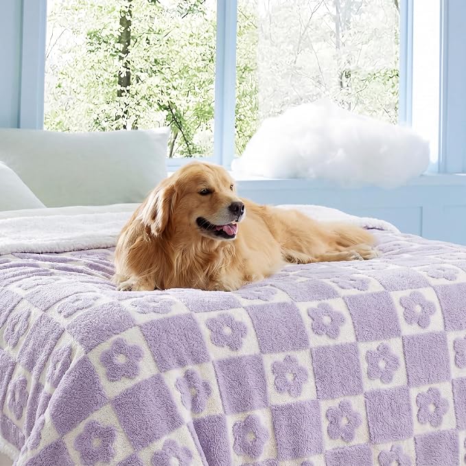 LE SURE Waterproof Blanket for Bed Cute Cozy 3D Jacquard, Twin（60x80） | Dog Blankets for Large Dogs, Pet Aesthetic Gift, Warm Soft Sherpa Throw, Reversible Couch Protector, Lavender Flower Checks